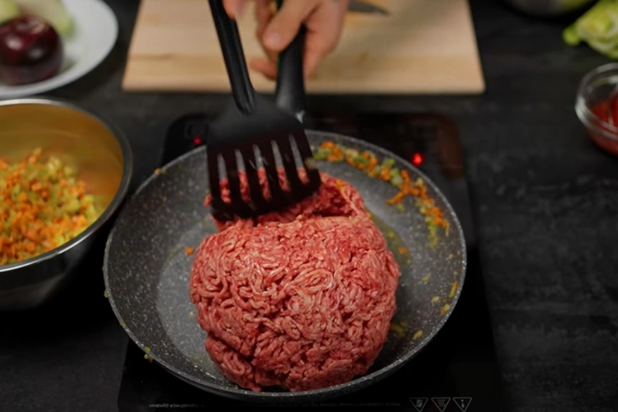 Fry the meat