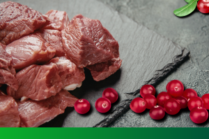 Тушенка из говядины и свинины с клюквой в автоклаве