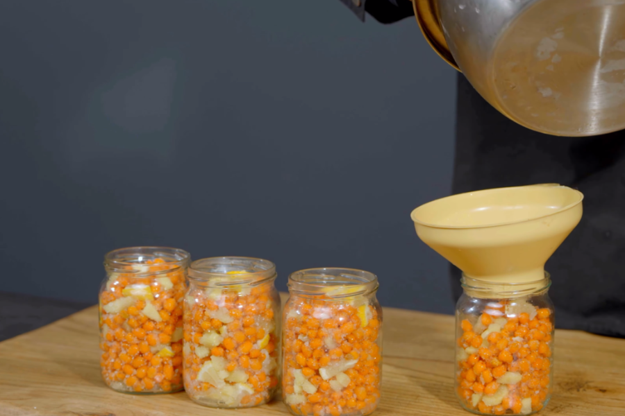 Раскладываем по банкам