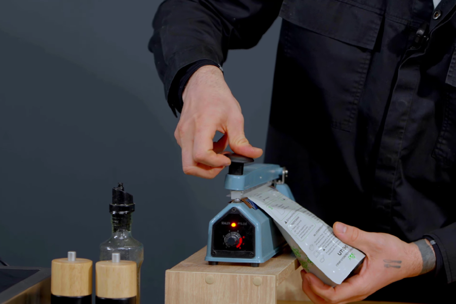 Розкладаємо курочку чкмерулі по реторт пакетах