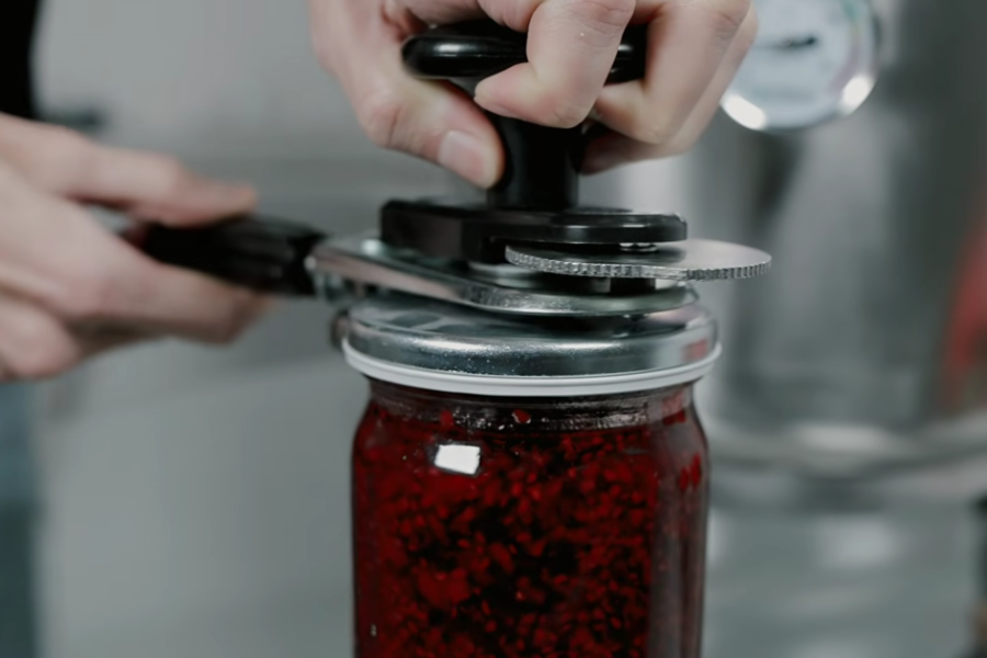 Зажимы UTEHO для крышек СКО