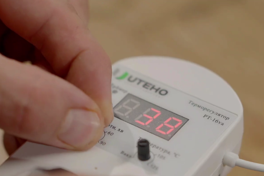 Цифровой дисплей терморегулятора для автоклава