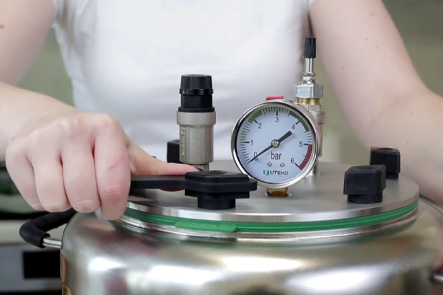 Advantages of autoclave lid clamps UTEHO