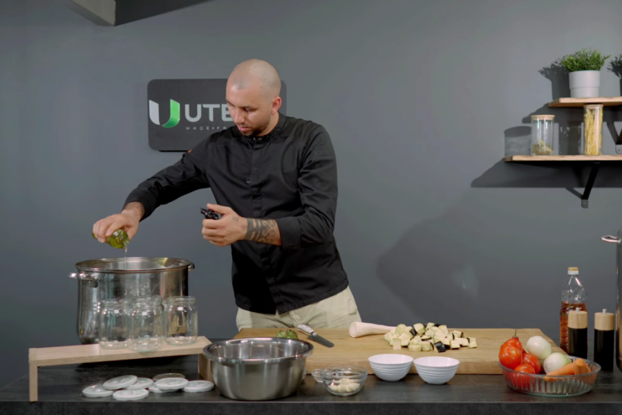 Stewing eggplants and parsley root
