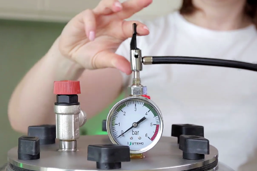 Safe canning with an autoclave nipple