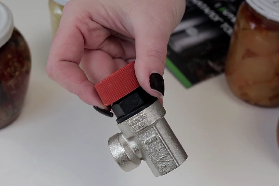 Предохранительный клапан 6 bar для автоклава — GIF