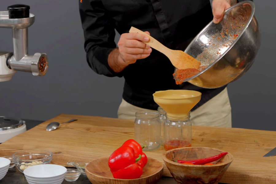 Воронка UTEHO для зручного наповнення банок продуктами